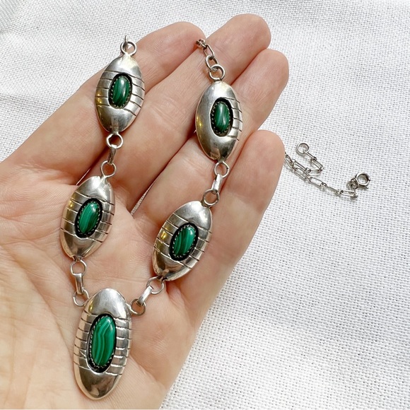 Vintage NATIVE Southwestern Malachite & Sterling Silver Shadowbox Necklace - Picture 6 of 10